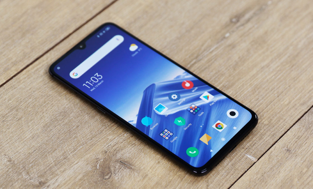 Xiaomi Mi 9 - самый лучший китайский смартфон на 2019 год